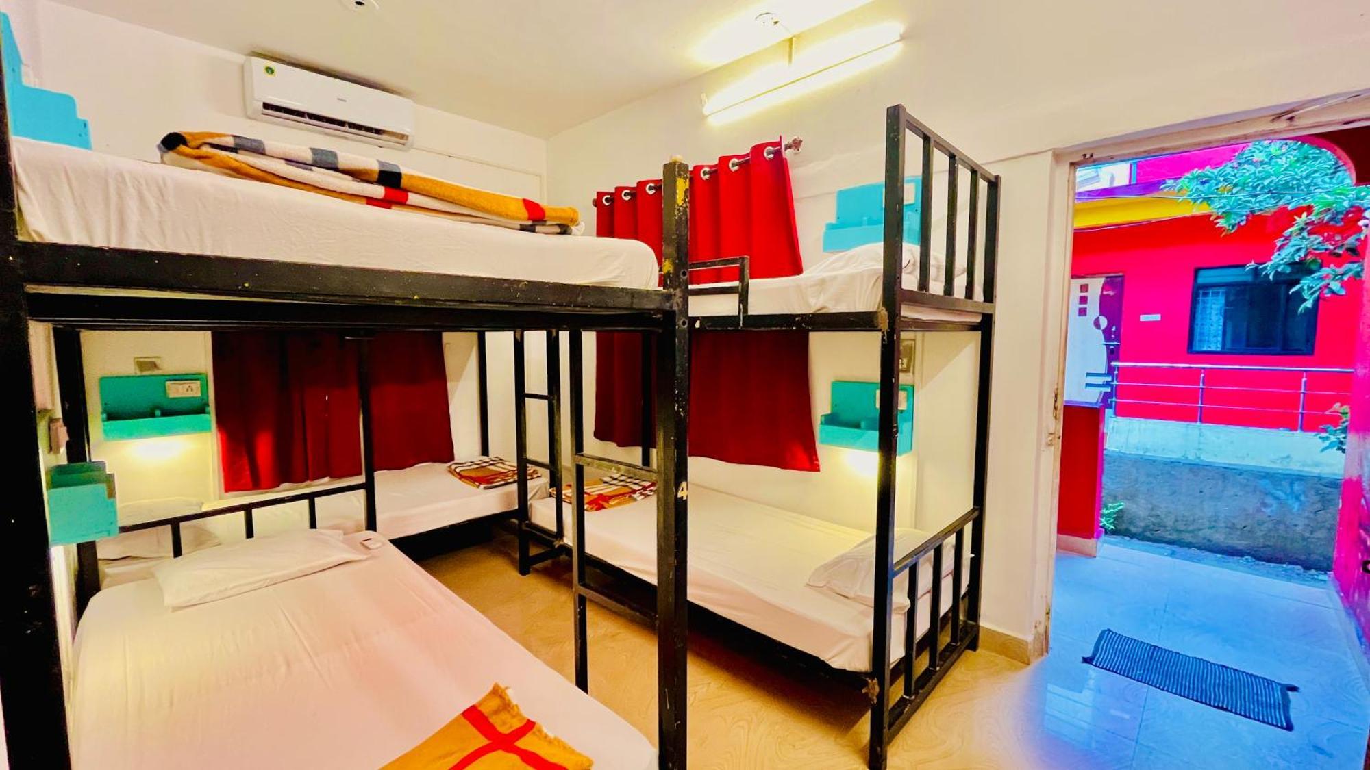 Mitra Hostel Arambol Bilik gambar